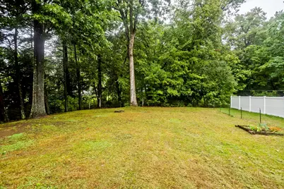 27 E Green St, Easthampton, MA 01027 - Photo 29
