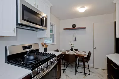 27 E Green St, Easthampton, MA 01027 - Photo 13