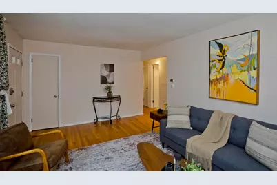 27 E Green St, Easthampton, MA 01027 - Photo 9