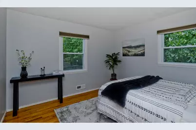 27 E Green St, Easthampton, MA 01027 - Photo 21