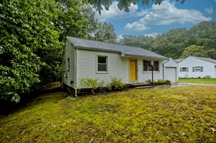 27 E Green St, Easthampton, MA 01027 - Photo 7