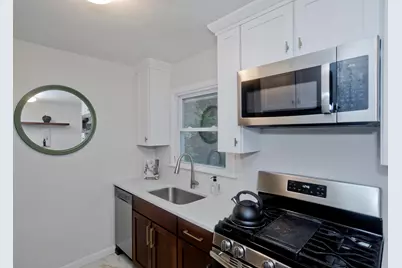 27 E Green St, Easthampton, MA 01027 - Photo 15
