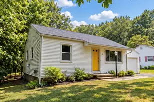 27 E Green St, Easthampton, MA 01027 - Photo 3