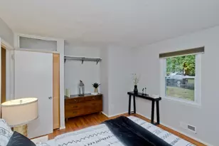 27 E Green St, Easthampton, MA 01027 - Photo 25