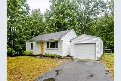27 E Green St, Easthampton, MA 01027 - Photo 3