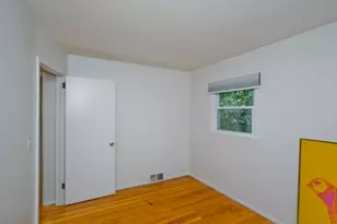 27 E Green St, Easthampton, MA 01027 - Photo 27
