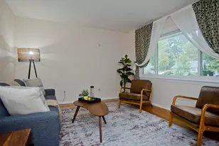 27 E Green St, Easthampton, MA 01027 - Photo 13