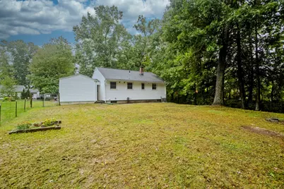 27 E Green St, Easthampton, MA 01027 - Photo 31
