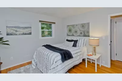 27 E Green St, Easthampton, MA 01027 - Photo 19