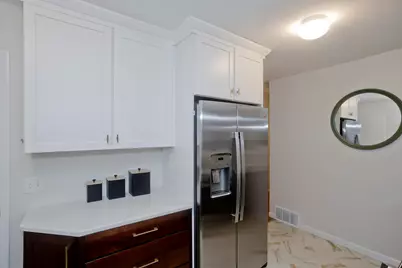 27 E Green St, Easthampton, MA 01027 - Photo 17