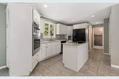 8 Dennison Ct, Stoughton, MA 02072 - Photo 9