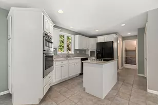 8 Dennison Ct, Stoughton, MA 02072 - Photo 9