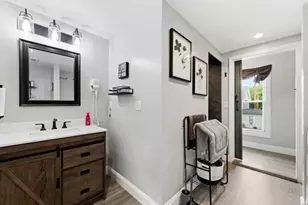 21 Pleasant St, Merrimac, MA 01860 - Photo 7