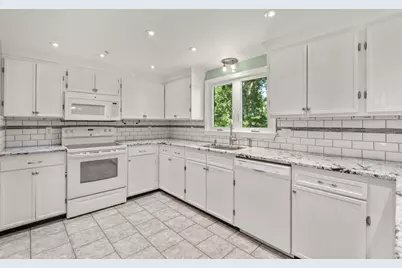 46 Wayne Rd, Bourne, MA 02532 - Photo 5