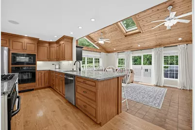 21 Andrew Cir, Stoughton, MA 02072 - Photo 5