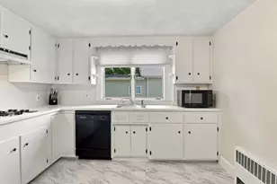 7 Bee St, Natick, MA 01760 - Photo 9