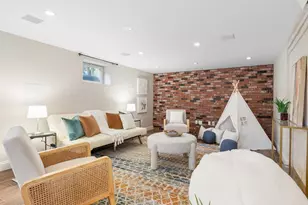 22 Ash St, Melrose, MA 02176 - Photo 31