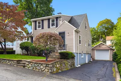 22 Ash St, Melrose, MA 02176 - Photo 3