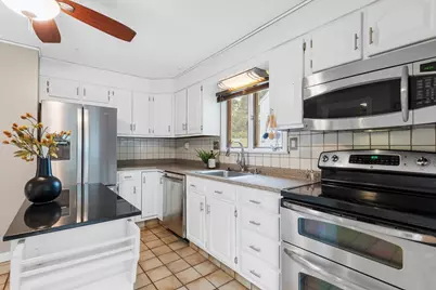 22 Ash St, Melrose, MA 02176 - Photo 19