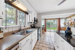 22 Ash St, Melrose, MA 02176 - Photo 21