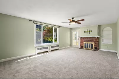 47 Cherry Hl, Holyoke, MA 01040 - Photo 3