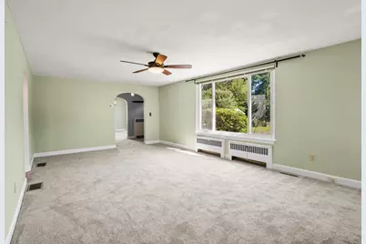 47 Cherry Hl, Holyoke, MA 01040 - Photo 5