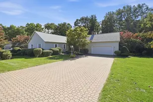 43 Pineridge Dr, Westfield, MA 01085 - Photo 41