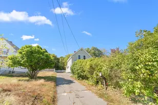 84 Hampson St, Dracut, MA 01826 - Photo 33