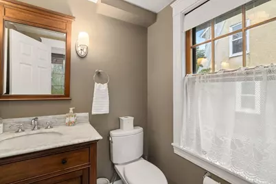 1929 Commonwealth Ave, Newton, MA 02466 - Photo 15