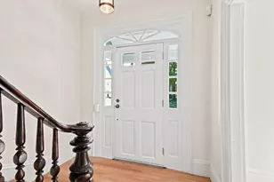 24 Poplar St, Melrose, MA 02176 - Photo 5