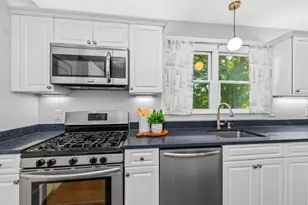 139 Warren St, Arlington, MA 02474 - Photo 9