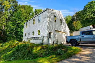 233 Lovers Ln, Haverhill, MA 01830 - Photo 3