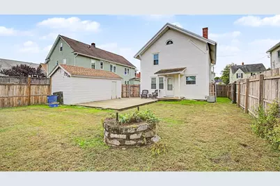 55 Elmwood Ave, Holyoke, MA 01040 - Photo 33