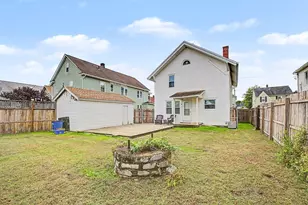 55 Elmwood Ave, Holyoke, MA 01040 - Photo 33
