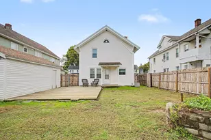 55 Elmwood Ave, Holyoke, MA 01040 - Photo 31