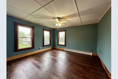 43 Lincoln St, Greenfield, MA 01301 - Photo 11