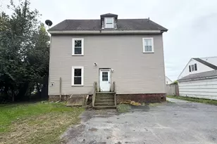 43 Lincoln St, Greenfield, MA 01301 - Photo 3