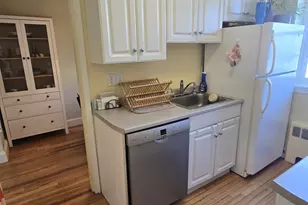 31-1/2 Englewood Ave, Brookline, MA 02445 - Photo 5