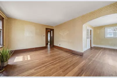 254 Lynnfield St, Lynn, MA 01904 - Photo 9