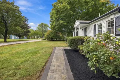 9 Malcolm St, Norfolk, MA 02056 - Photo 3