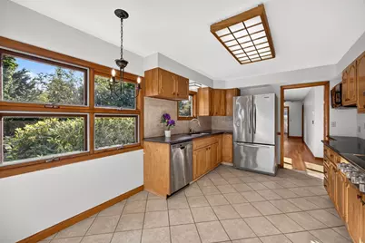 2 Captain Towne Rd, Sandwich, MA 02537 - Photo 9