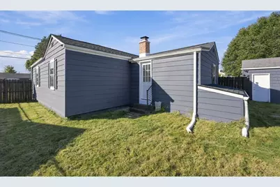 196 Clarendon Ave, Chicopee, MA 01013 - Photo 35