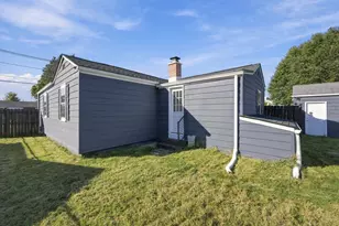 196 Clarendon Ave, Chicopee, MA 01013 - Photo 35