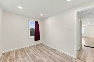 196 Clarendon Ave, Chicopee, MA 01013 - Photo 15