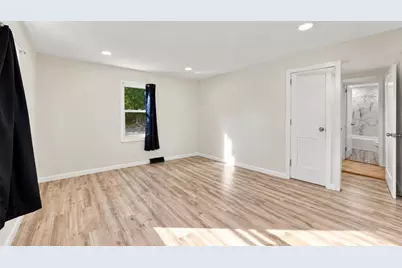 196 Clarendon Ave, Chicopee, MA 01013 - Photo 17