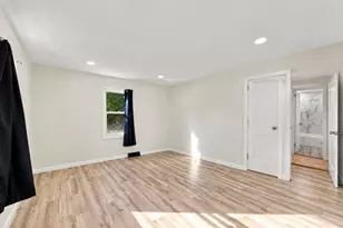196 Clarendon Ave, Chicopee, MA 01013 - Photo 17