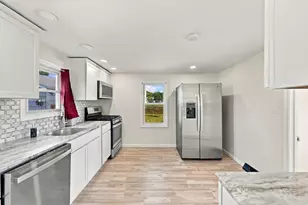 196 Clarendon Ave, Chicopee, MA 01013 - Photo 23