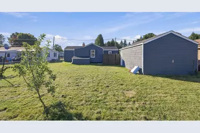 196 Clarendon Ave, Chicopee, MA 01013 - Photo 37