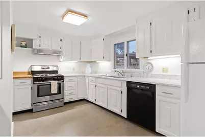 17 Sutton Ave, Salem, MA 01970 - Photo 13