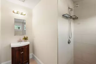 6 Larose Pl, Boston, MA 02135 - Photo 15